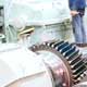 La société Renk AG, à Augsbourg, développe et construit depuis de longues années des produits innovants dans le domaine des roues d'engrenage et des techniques de transmission, ainsi, par exemple, en 1999, le mécanisme de turbotransmission le plus puissant du monde avec ses turbines à gaz de 140 MW.