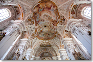 Innenansicht der Klosterkirche Aldersbach (Foto: Dionys Asenkerschbaumer)