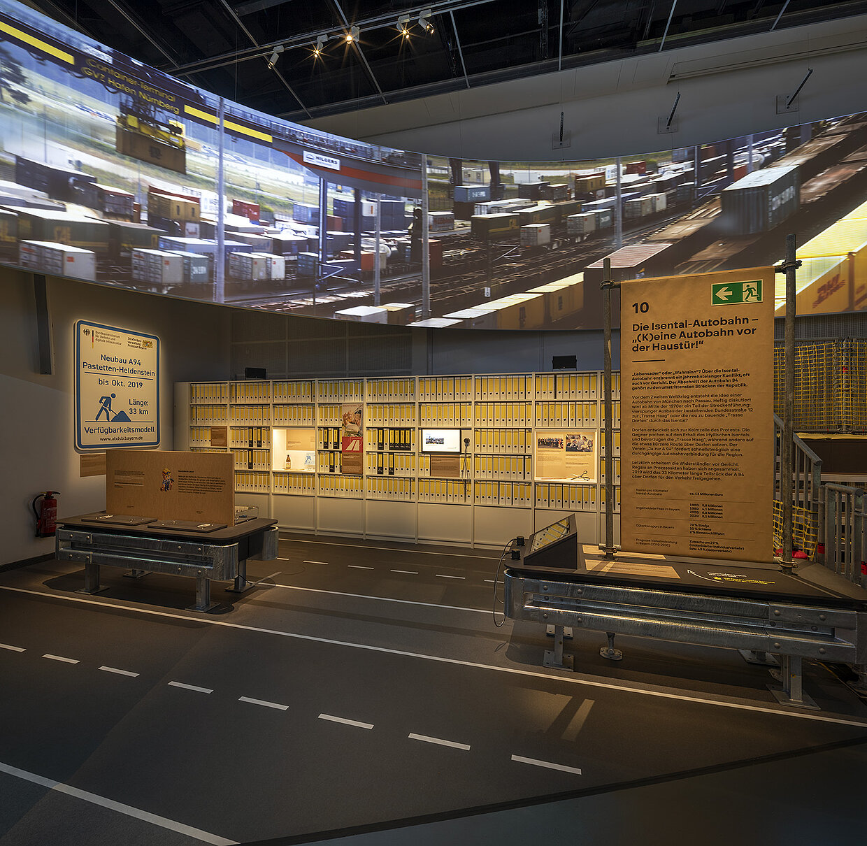 Einblick in die Bayernausstellung 2024 © HdBG | Foto: www.altrofoto.de