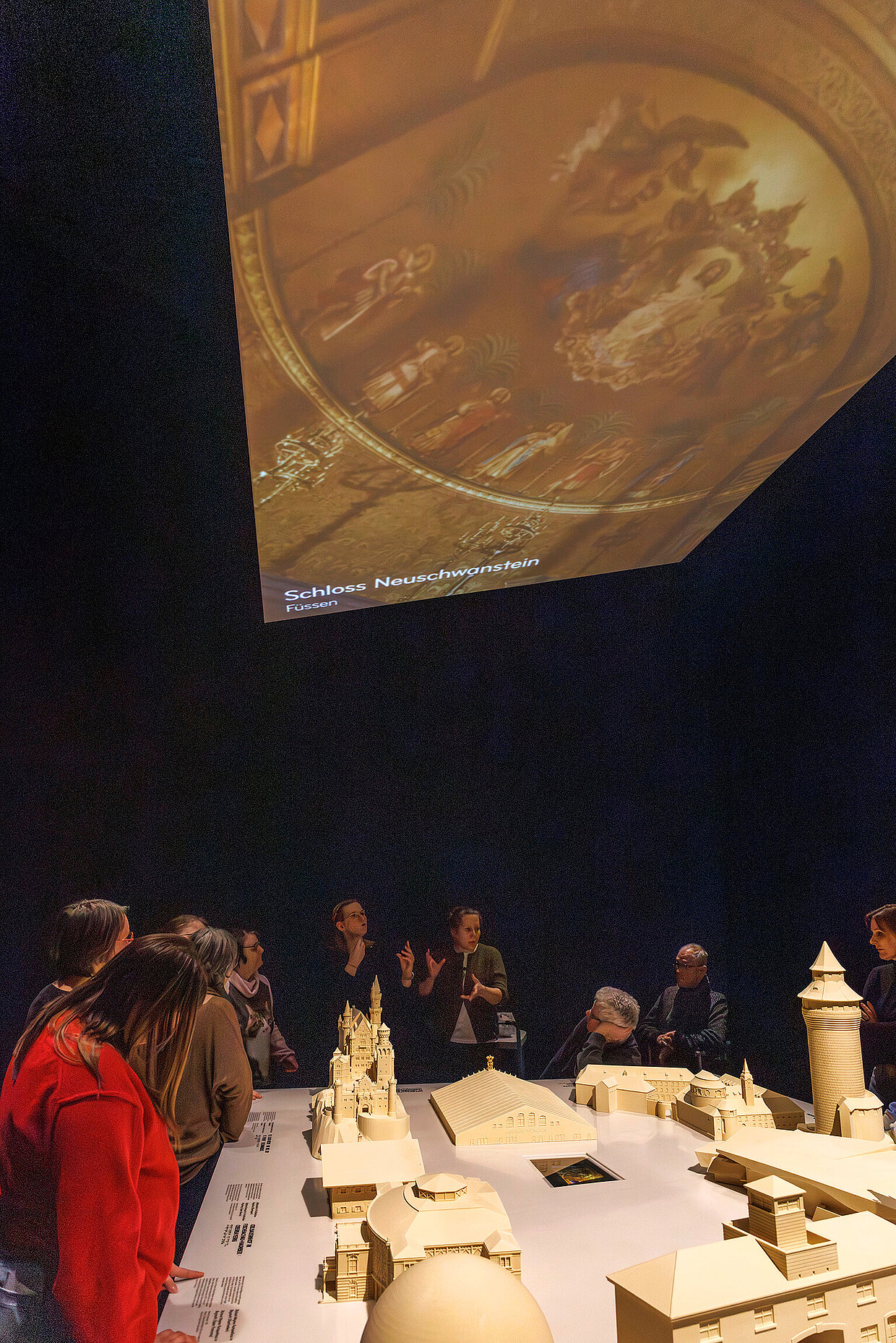 Museumsführungen in deutscher Gebärdensprache. © Haus der Bayerischen Geschichte  | Foto: www.altrofoto.de