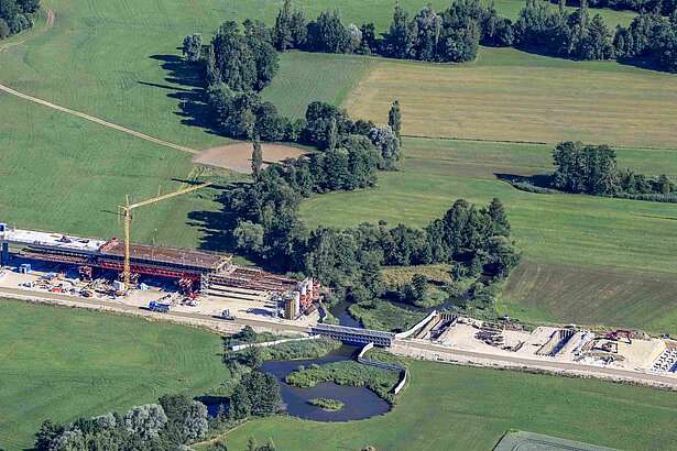 Bau der Isental-Autobahn bei der Ausfahrt Lengdorf (bei Weinhackl), Lengdorf, 2017 © Klaus Leidorf – www.leidorf-aerial.com