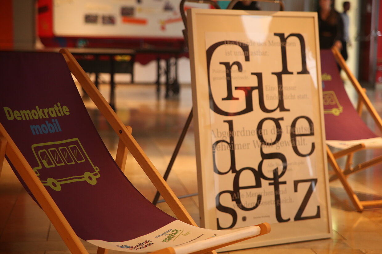 Demokratiemobil auf dem Donaumarkt © Kreisjugendring Dachau