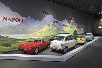 Dauerausstellung: Bühne Wirtschaftswunder macht mobil – Autostraße © Haus der Bayerischen Geschichte | Foto: www.altrofoto.de