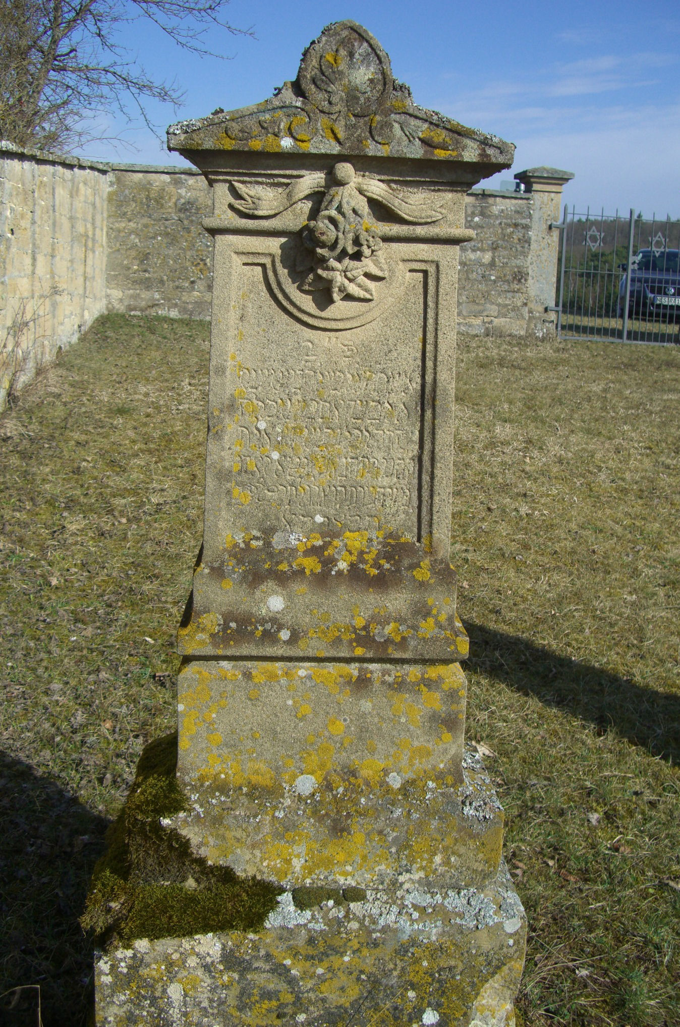 Jüdischer Friedhof Sulzdorf a. d. Lederhecke, März 2010 (Foto: Kreisheimatpfleger Reinhold Albert, Sulzdorf)