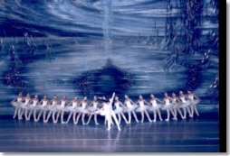 Ballett „Schwanensee“ (Foto: © Theater der Stadt Schweinfurt)